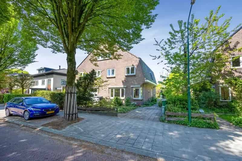 Huis te koop Bilthoven Vogelzang: Charmante 2-onder-1-kap woning