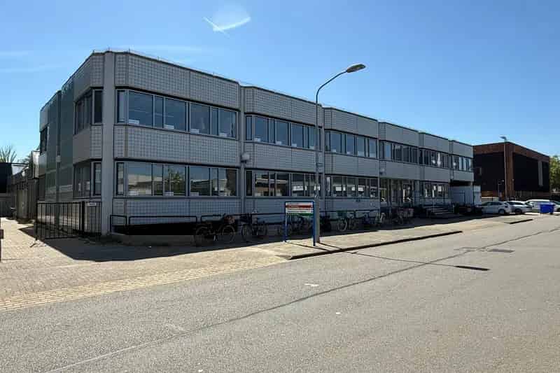 Bedrijfshal Haarlem Kelderruimte 150m2 te huur