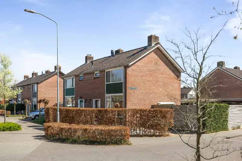Moderne Tweekapper Te Koop in Twello Centrum