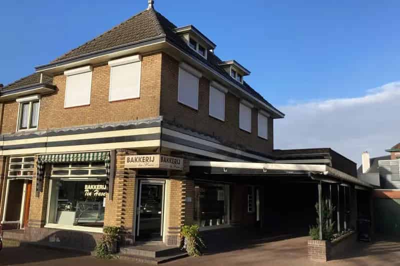 Winkel te Huur Silvolde Markt 11 63m2 plus Bakkerij 160m2