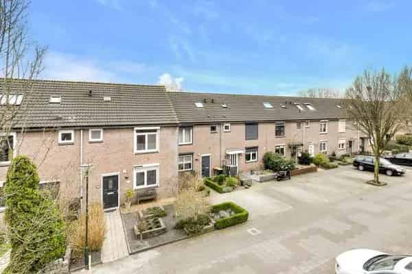 Ruime Tussenwoning 130m2 4 slaapkamers Tuin Vijver A+