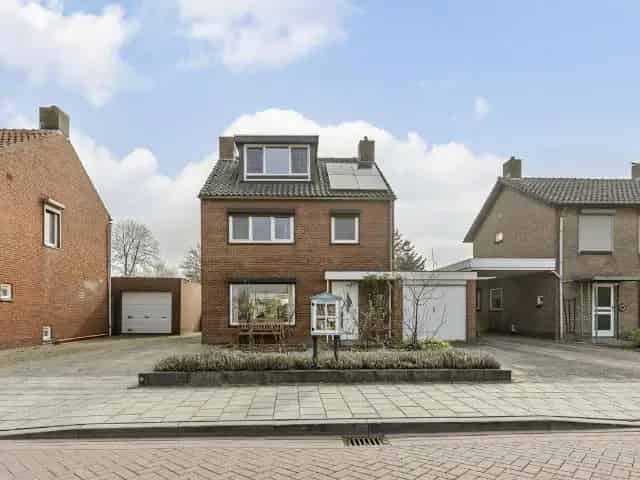 Vrijstaande woning Vogelwaarde: Ruimte, comfort en 2 garages