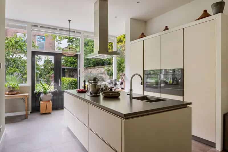 Herenhuis Arnhem Spijkerkwartier 229m2 6 slaapkamers Luxe Tuin