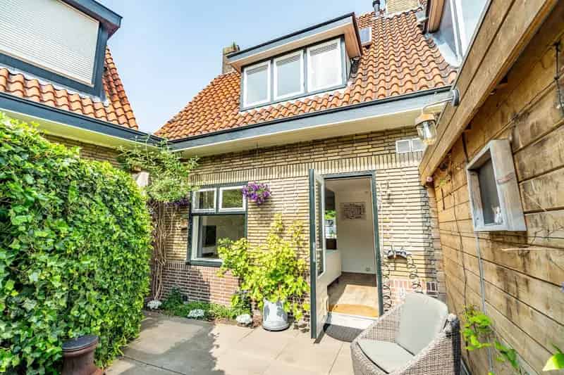 Jaren 30 woning Leiden Tuinstadwijk 3 slaapkamers zonnige tuin
