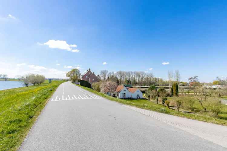 Huis te koop: Maasdijk 15 4261 AC Wijk en Aalburg 