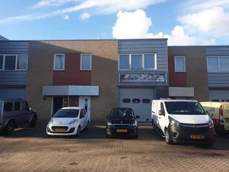 Bedrijfsunit te Koop Purmerend 224m² Kantoorruimte Eigen Grond