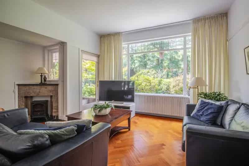 Karakteristieke Tweekapper Arnhem 6 Slaapkamers Zonnige Tuin