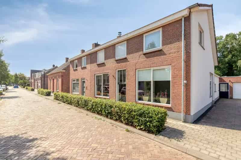 Huis te koop: Burgemeester van Mierlostraat 10 5126 CL Gilze | Funda