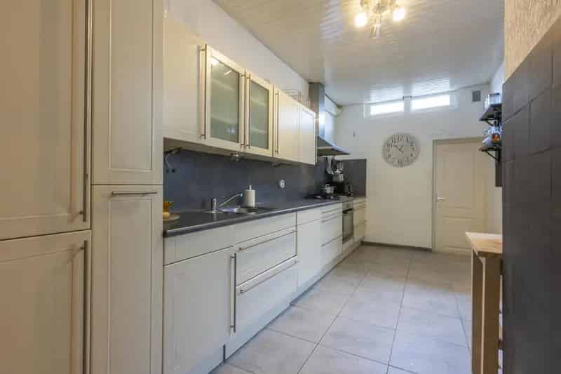 Jaren 30 woning Landgraaf 4 slaapkamers tuin zwembad
