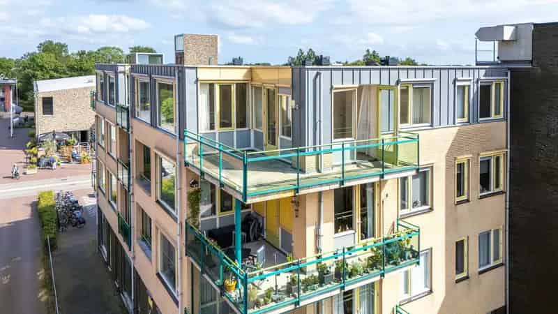 Luxe Penthouse Hoogkarspel 2 slaapkamers balkon parkeerplaats