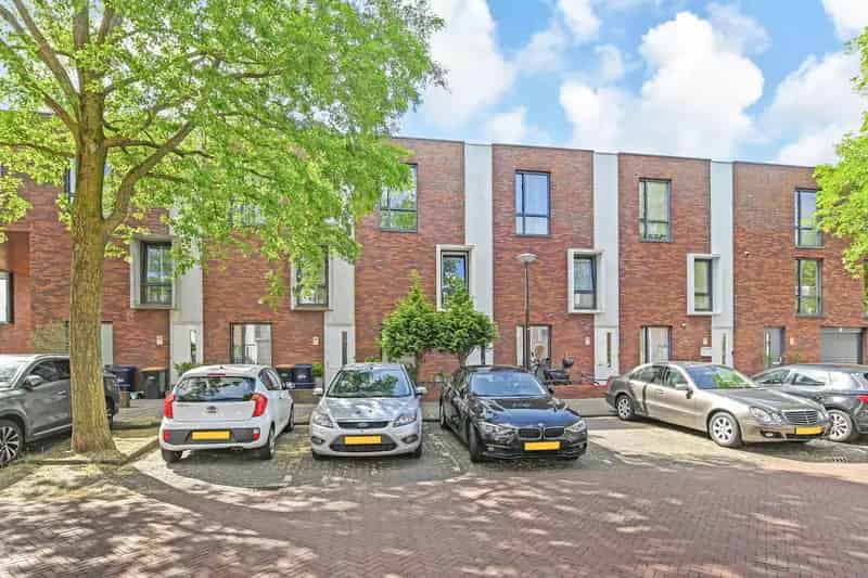 4-Kamer Tussenwoning Den Haag  Energielabel A+