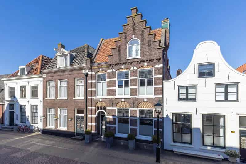 Huis te koop Naarden Vesting: Gemeentelijk Monument 280m²