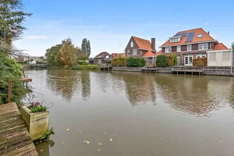 Vrijstaande Villa Aan Het Water Poeldijk