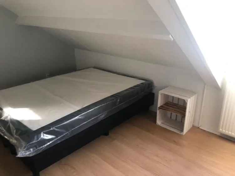 Kamer in Queer Studentenhuis Den Haag