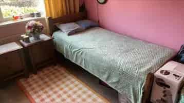 Houdbed met Matras en Nachtkastje
