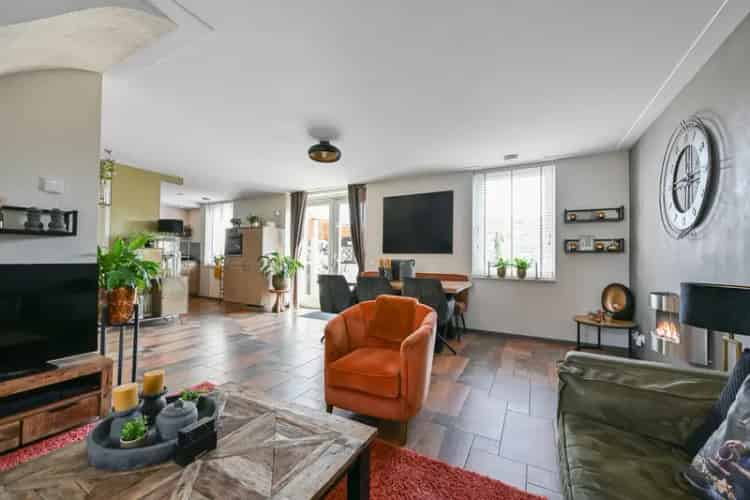 Huis te koop Wormer: Ruime 4 slaapkamer woning met 16 zonnepanelen