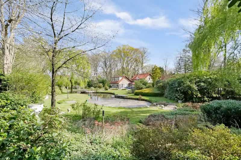 Vrijstaande woning Rijsbergen 5625m2 grond Gastenverblijf Levensloopbestendig
