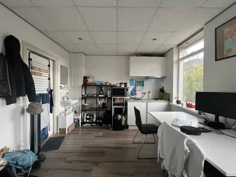 Twee Kamers Emmastraat Beschikbaar per 1 Juli