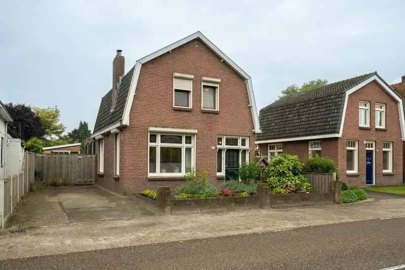 Vrijstaande woning Usselo grote tuin chalet zonnepanelen
