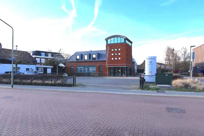 Bedrijfshal Hank te huur: Moderne units van 25m² tot 134m²
