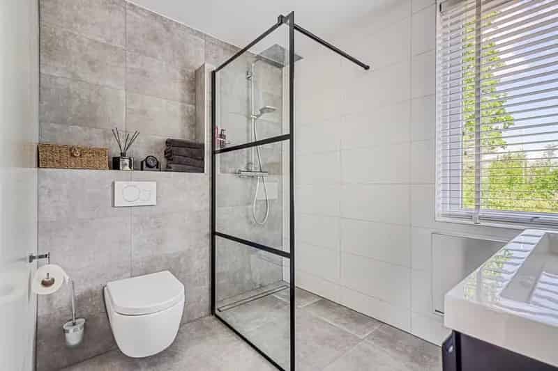 Gezinswoning Tolberg: 4 slaapkamers, moderne badkamer, ruime tuin