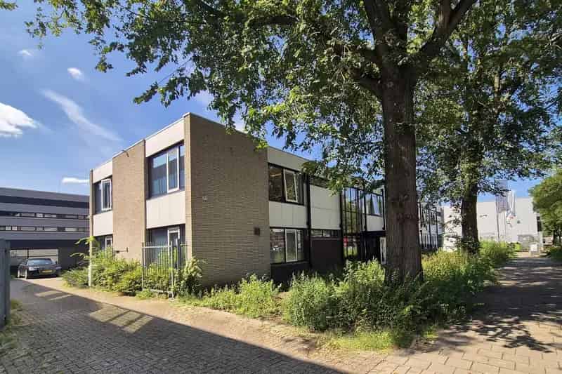 Kantoor Bedrijfsgebouw te koop Den Haag 800m²
