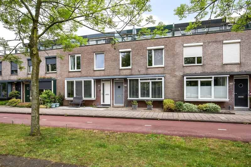 Huis te koop Toolenburg: Familiehuis met dakterras