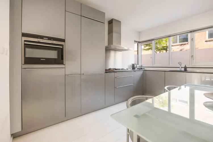 Ruime Tussenwoning Diemen Zuid Nabij Amsterdam