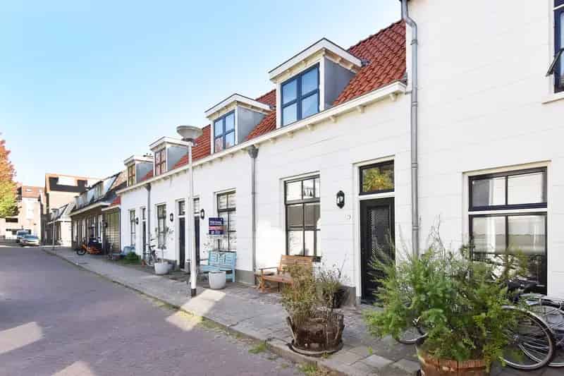 Huis te koop Delft Antonie Heinsiusstraat 2 Kamer woning gerenoveerd