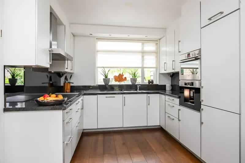 Huis te koop Nieuw Vennep 4 slaapkamers tuin berging