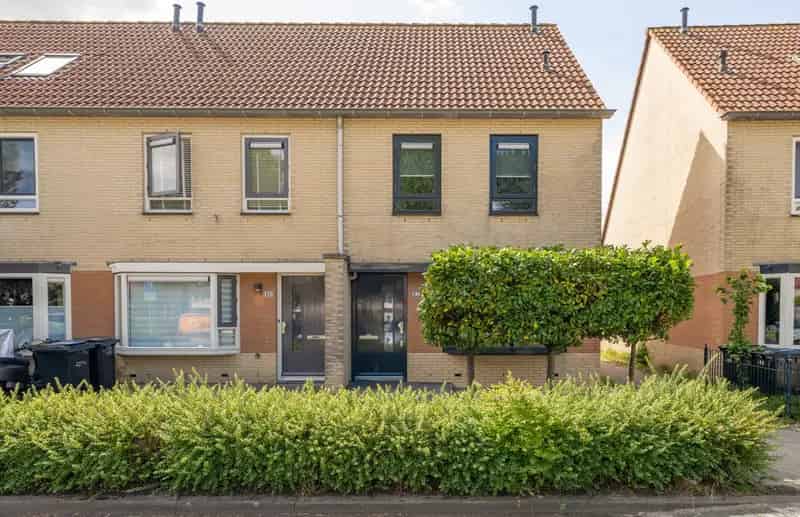Huis te koop Almere: Moderne gezinswoning met 3 slaapkamers en tuin