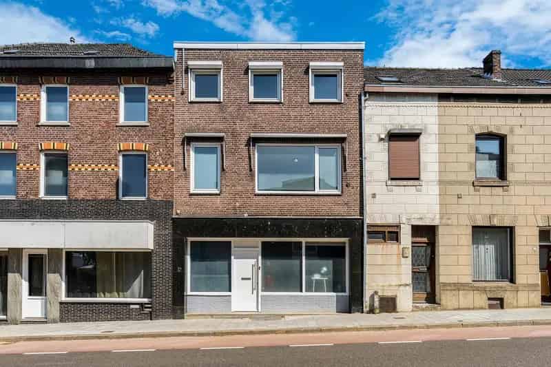 Ruime Tussenwoning Landgraaf 5 Slaapkamers Zonnepanelen Laadpaal