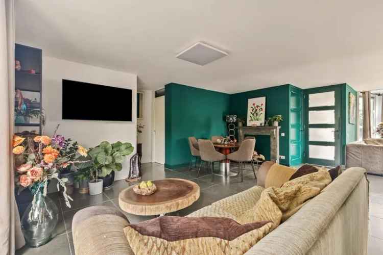 Vrijstaande woning aan het water Zevenbergschen Hoek