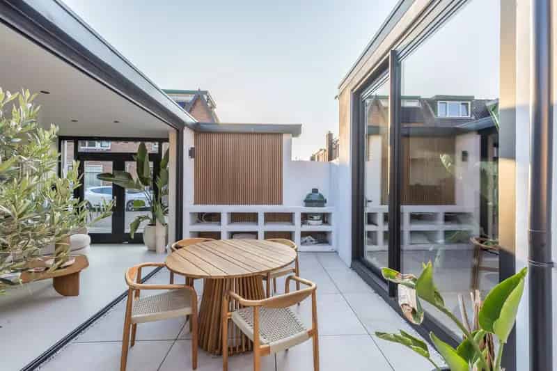 Herenhuis IJmuiden 5 slaapkamers tuin modern gerenoveerd
