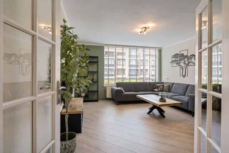Rijswijk appartement te koop: Ruim 4-kamer appartement met zonnig balkon