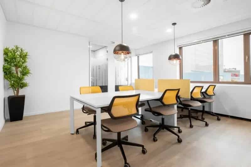 Moderne Werkruimte Den Haag: Bureaus te Huur