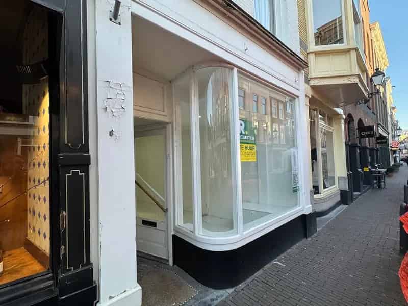 Winkel te huur Denneweg Den Haag 64m2