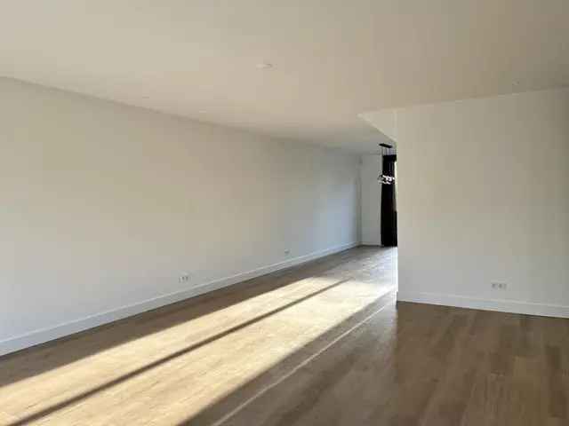 Te Huur: Ruime 6 Kamer 2 Onder 1 Kap Woning 180m2 Uitgeest