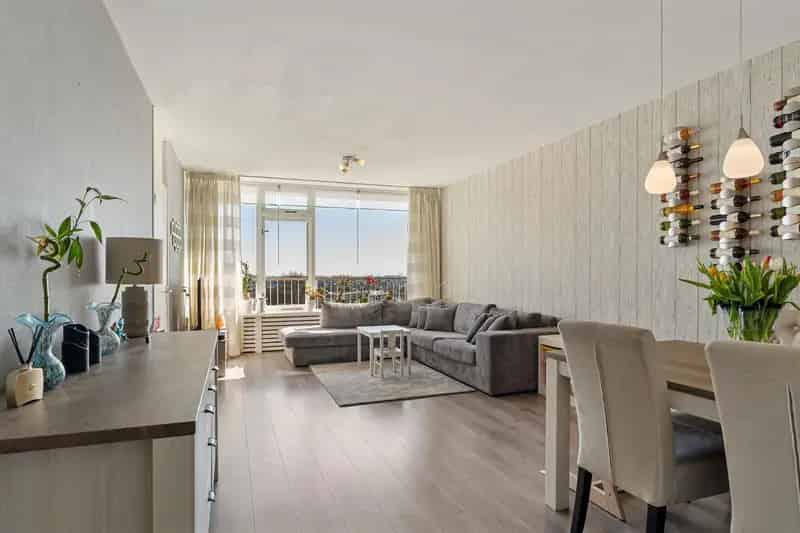 Instapklare 3-kamer Hoekappartement met Panoramisch Uitzicht