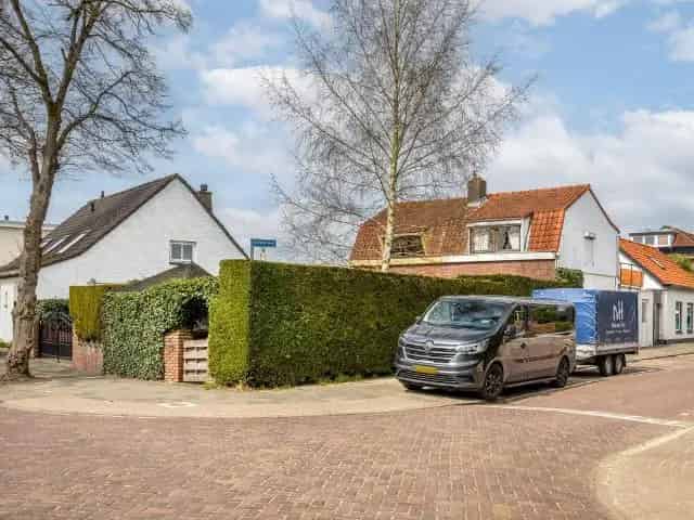 Half Vrijstaande woning Breda-Zuid te koop