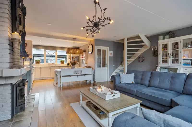 Ruime 4 Slaapkamers Familiewoning Carport Zuidoost Tuin Uitstekende Isolatie