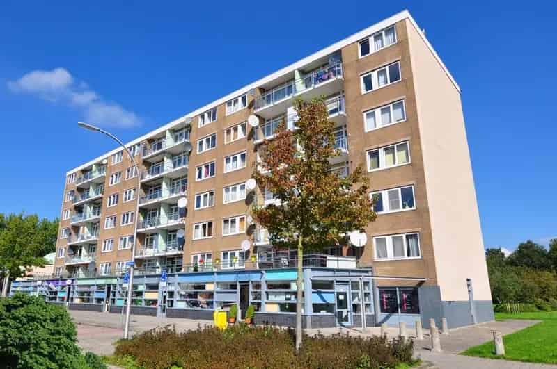 Appartement nabij voorzieningen zelf afwerking nodig