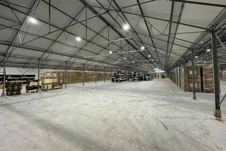 725-12000 m2 Bedrijfsruimte te Huur De Kwakel