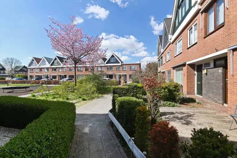 Huis te koop Berkel en Rodenrijs: 4 slaapkamers, garage, moderniseringspotentie