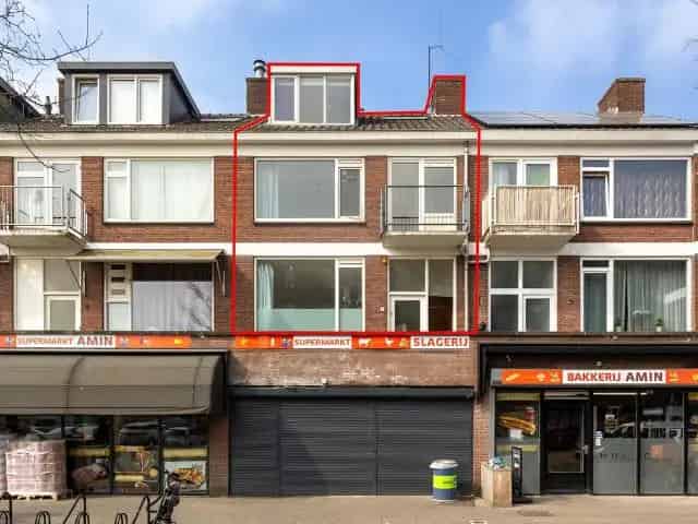 Te renoveren 6-kamer woning Utrecht Zuilen