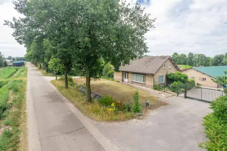 1080 m2 Bedrijfsruimte te Koop in Someren