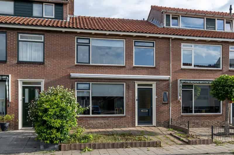Starterswoning Hellevoetsluis 3 slaapkamers tuin HR++ ramen