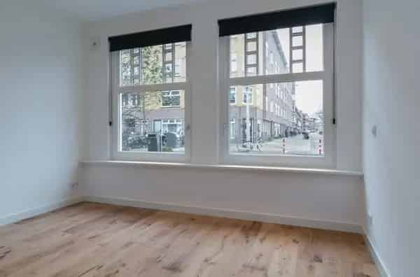 Appartement Hudsonstraat Amsterdam: Gerenoveerd begane grond appartement met tuin