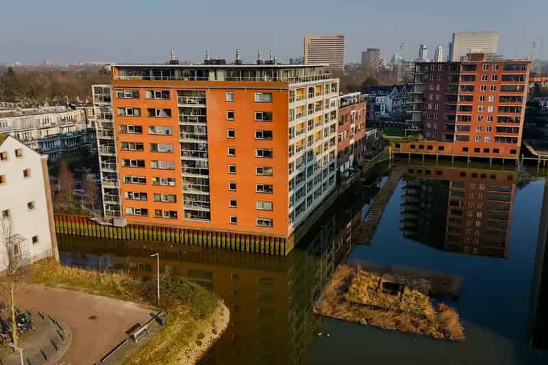 Appartement te koop Kralingen Ruim 3 kamer appartement met balkon en parkeerplaatsen