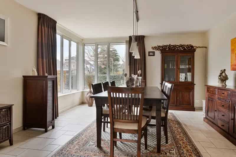 5 Slaapkamers Zwembad Roosendaal Huis te Koop